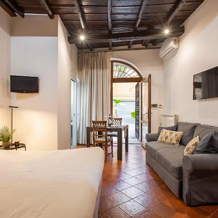 Santa Caterina By The Pantheon Апартаменты *