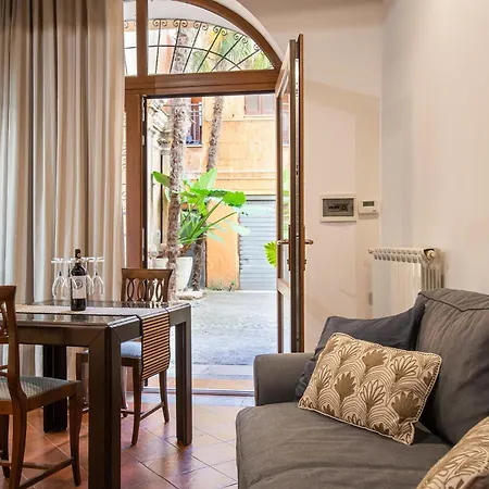 Santa Caterina By The Pantheon Апартаменты